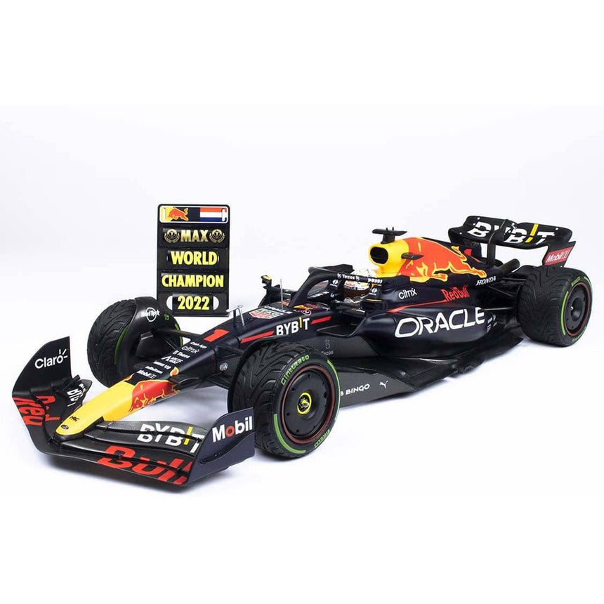 Minichamps 1:18 Oracle Red Bull Racing RB18 Max Verstappen Winner Japanese GP 2022 Limited Edition Model