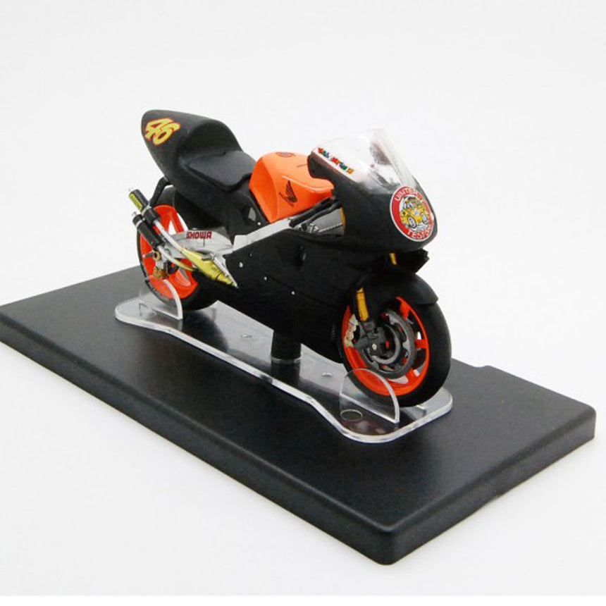 1:18 Honda NSR 500 46 Valentino Rossi 1st Test Honda Jerez 1999 Model Bike