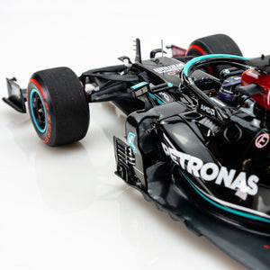 Minichamps 1/18 Mercedes AMG Petronas Lewis Hamilton Bahrain GP 2021 Limited Edition Model