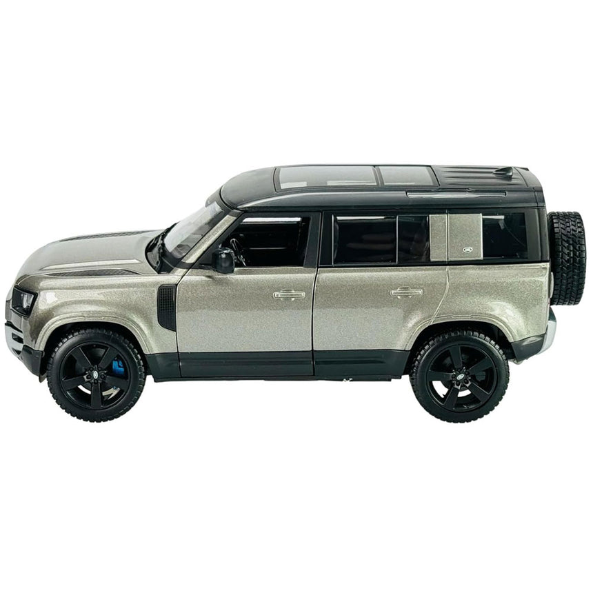 Bburago 1:24 Land Rover 2022 Defender 110 Diecast Model Car