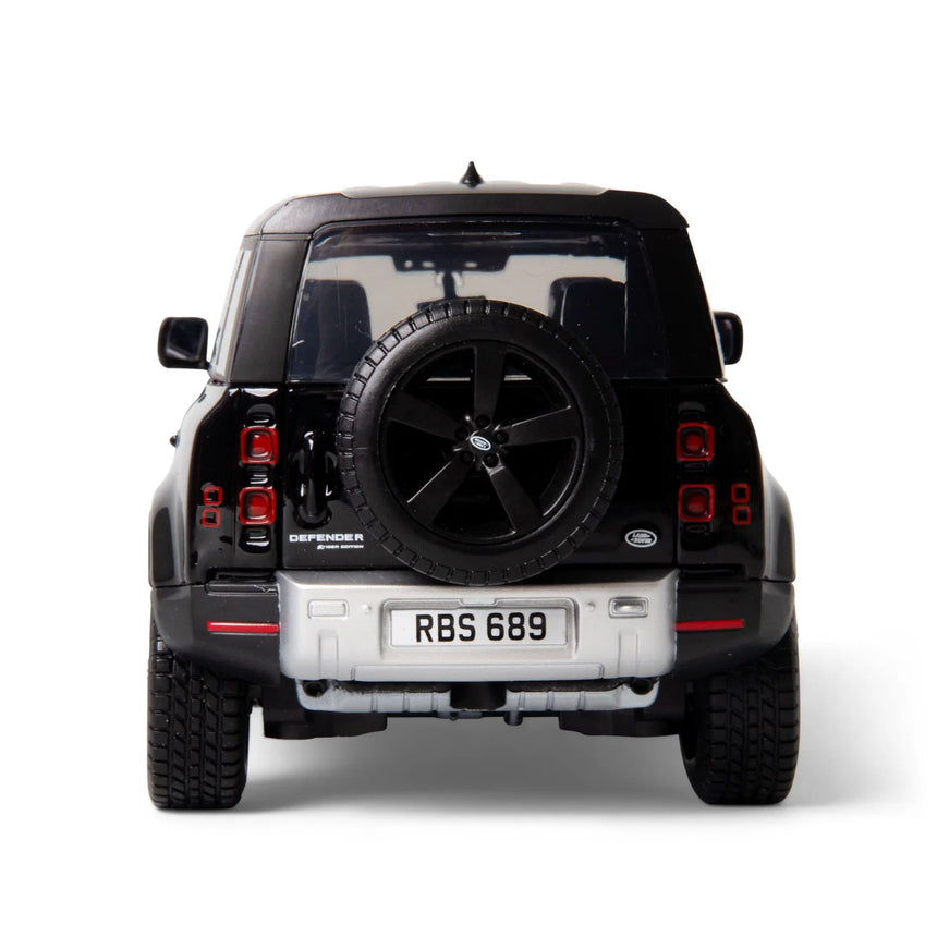 Bburago 1:24 2022 Land Rover Defender 110 Model Car